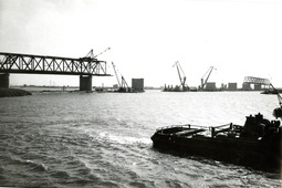 Строительство моста через реку Бузан. 1985 г.