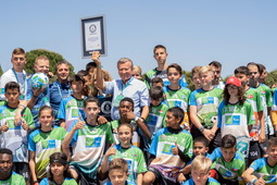 Международная детская социальная программа ПАО «Газпром» «Футбол для дружбы» получила титул GUINNESS WORLD RECORDS® в номинации «Самый многонациональный урок футбола на планете»
