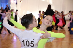 Юные танцоры боролись за медали не менее настойчиво, чем взрослые пары