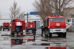 В учениях было задействовано четыре единицы пожарной техники ОВПО ООО "Газпром добыча Астрахань"