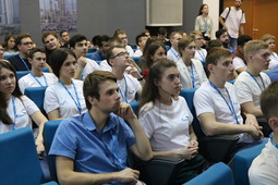Студентам был показан видеофильм о производственной и социальной деятельности ООО "Газпром добыча Астрахань"