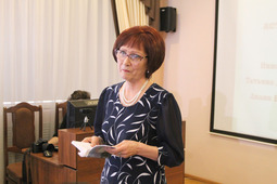Астраханская поэтесса Лилия Вереина читает свои стихи