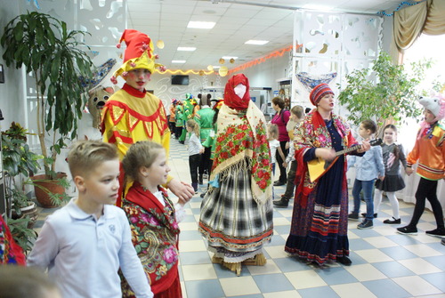 "Масленица приехала! Масленица  — объедуха! Масленица — веселуха!"