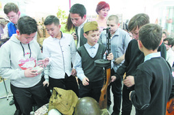 Особый интерес у школьников вызвали экспонаты музея Боевой славы