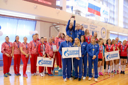 В женской сетке турнира победили дебютантки «Астраханского Факела Газпрома» — волейболистки ООО «Газпром трансгаз Югорск»