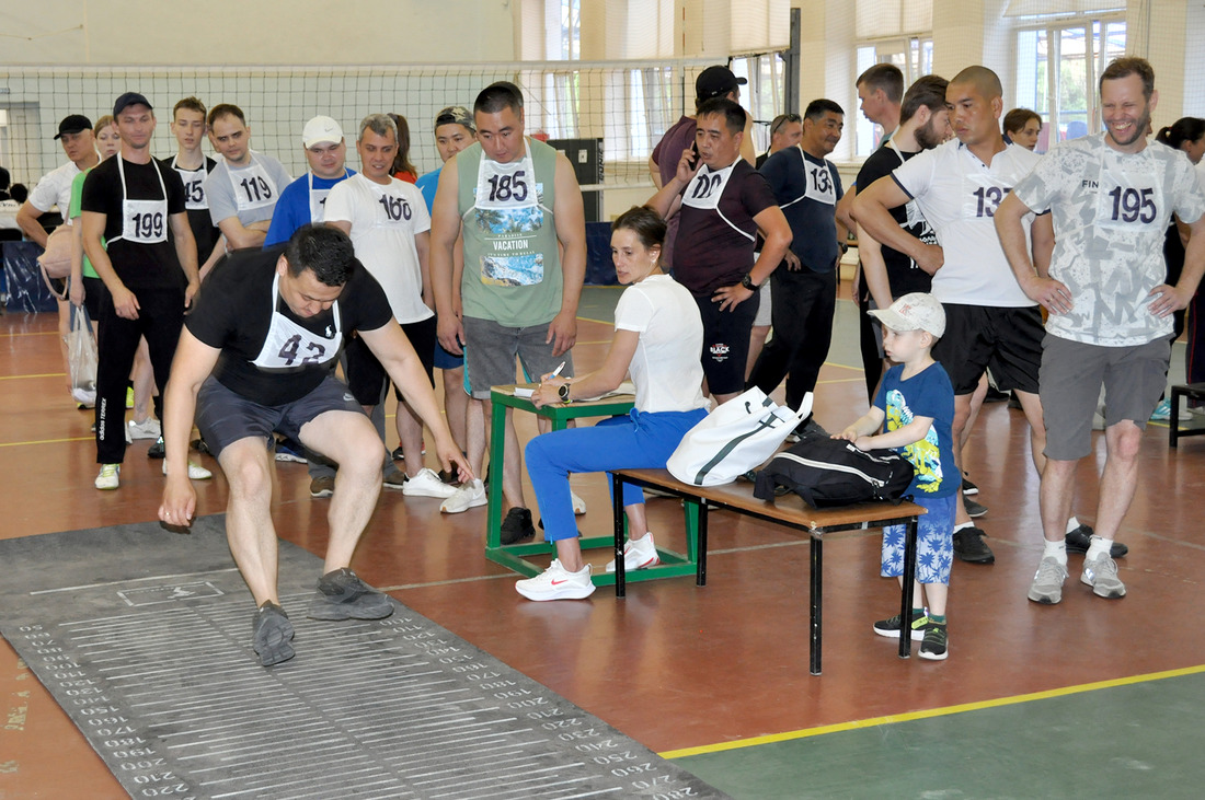 Зона для прыжков в длину была оборудована в спортивном зале спорткомплекса