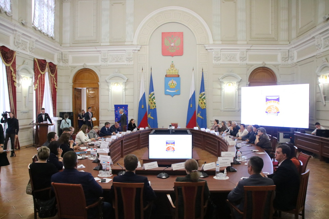 Награждение прошло в рамках заседания областной трёхсторонней комиссии по регулированию социально-трудовых отношений на территории Астраханской области