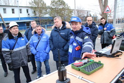 Главе региона продемонстрировали образцы оборудования, которое используют специалисты Военизированной части ООО «Газпром добыча Астрахань»