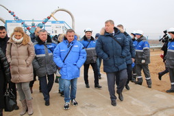 Губернатор Астраханской области Игорь Бабушкин посетил скважину №77 Астраханского газоконденсатного месторождения